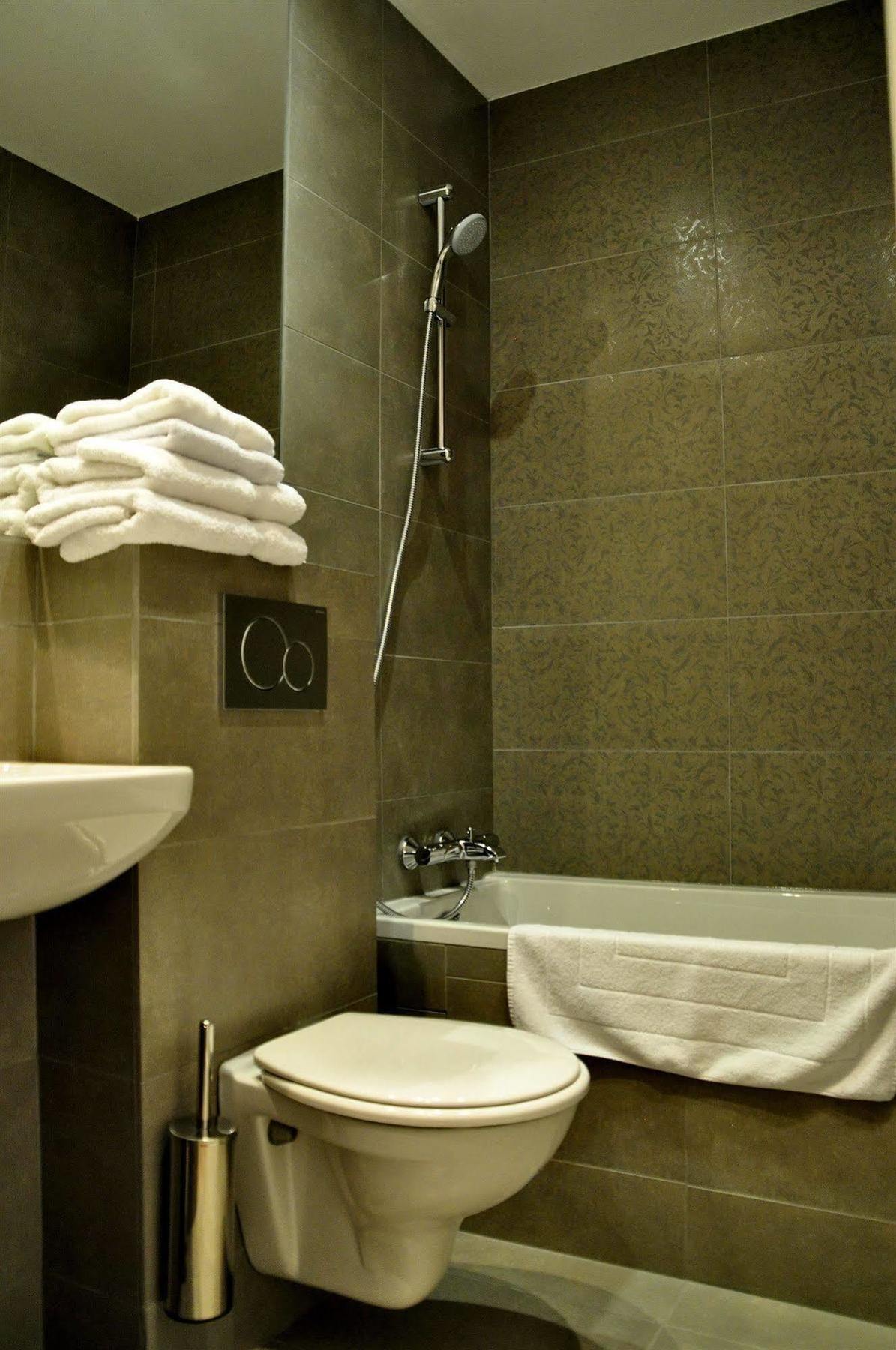 Hotel Floridor Etoile Aulnay-sous-Bois Exteriör bild